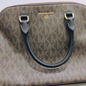 Michael Kors 🎉 NWOT Monogram